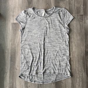 Women’s Lululemon t-shirt - pebble grey